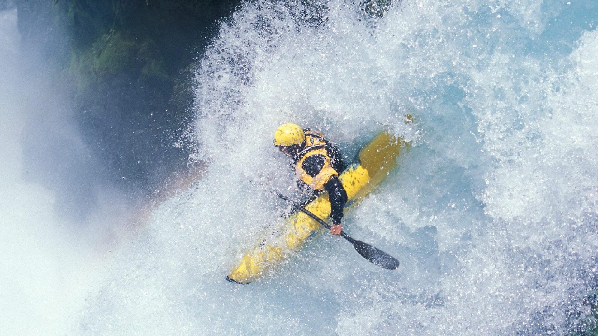 上海海港中场组织能力增强，上海海港队