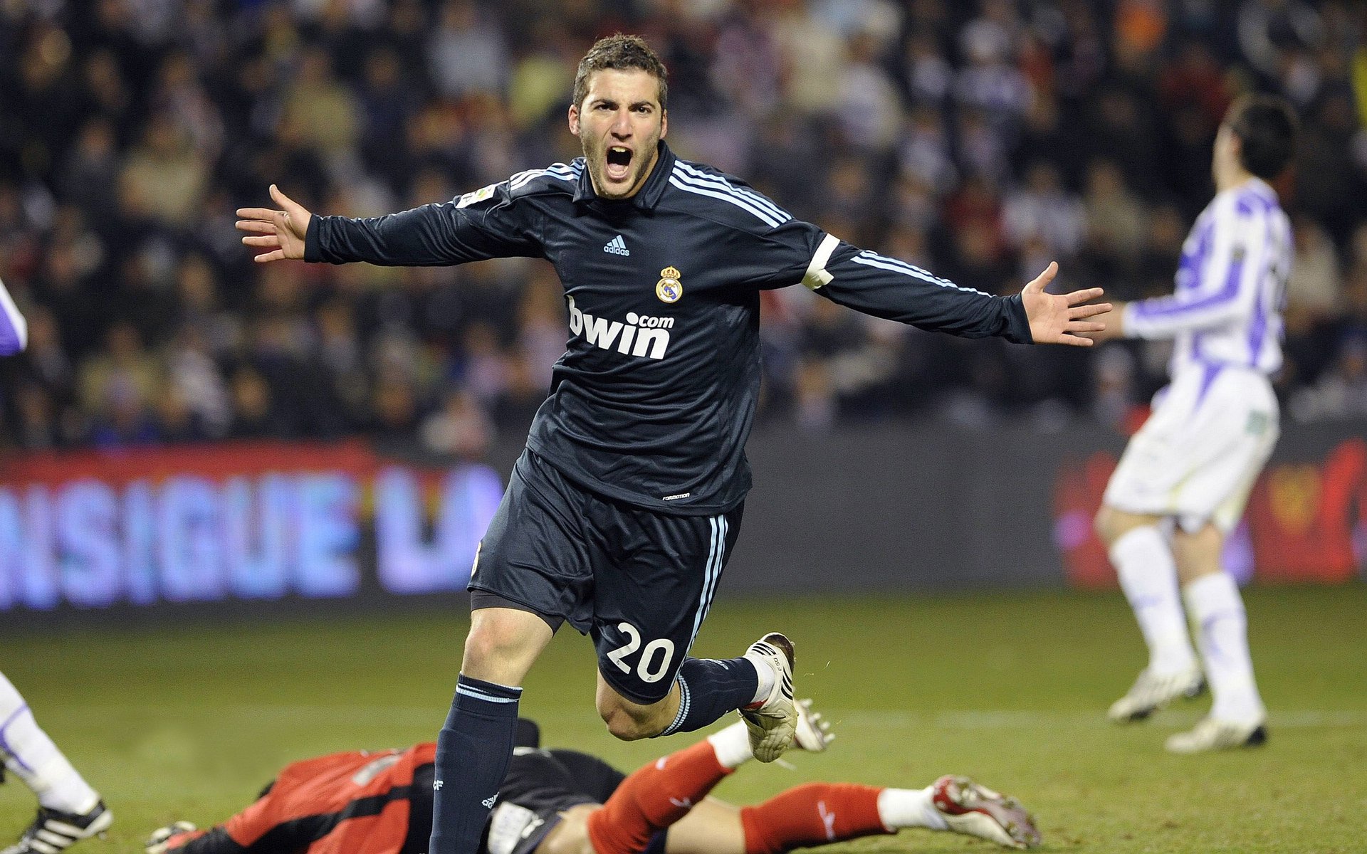 国家队再度凯旋而归，国际比赛中积极进攻助力取胜，国家队最新比赛