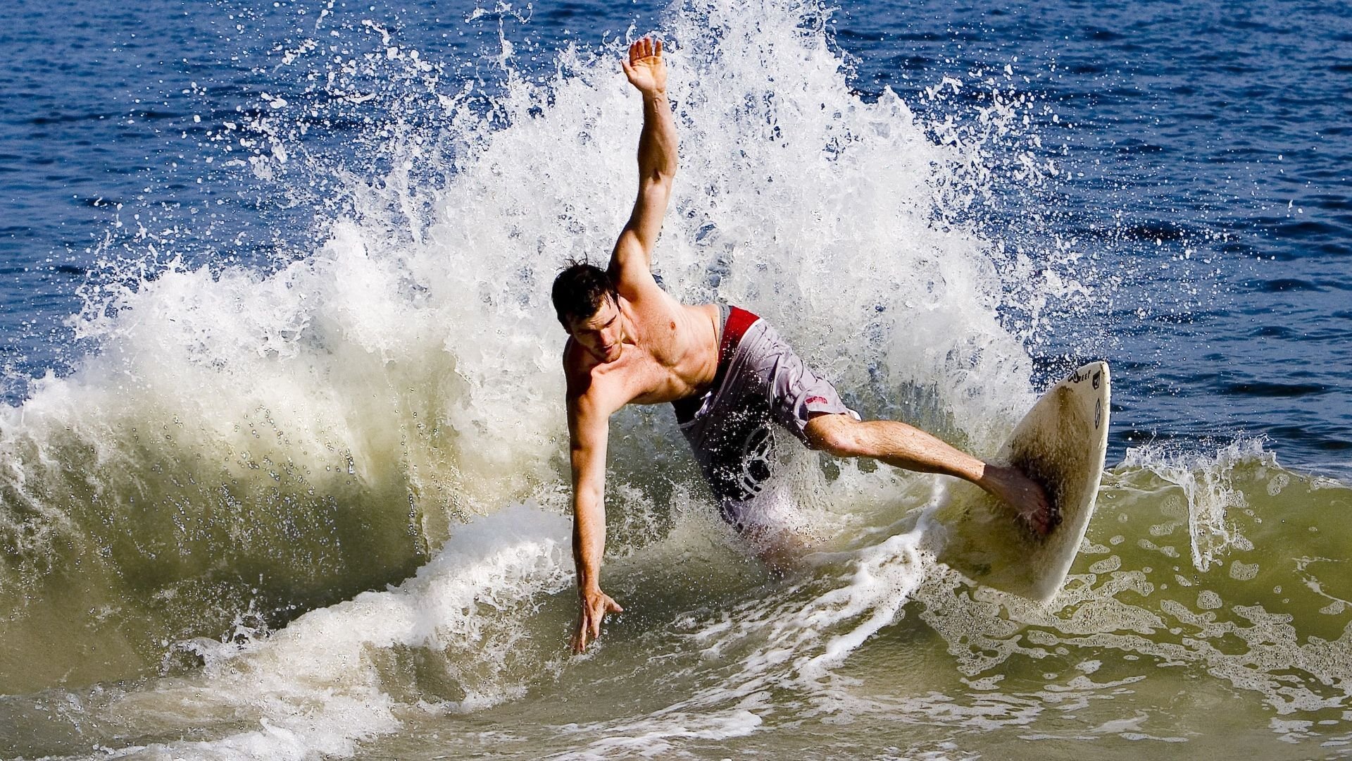 巴萨欧冠小组赛六战全胜晋级16强，巴萨欧冠八强战